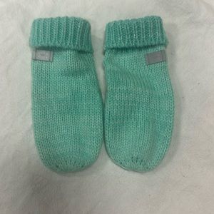 Girls Under Armour knit mittens . OS